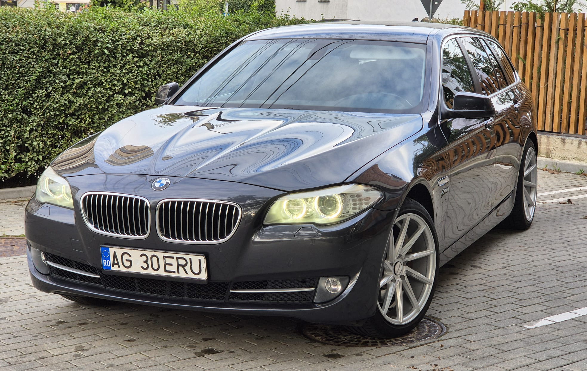 BMW 528 - Image 1